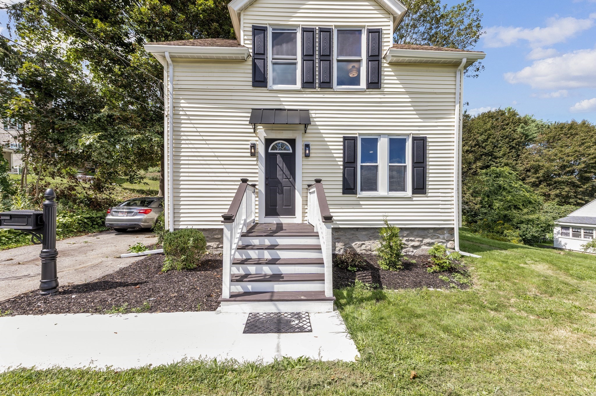 36 Central St, Auburn, MA 01501