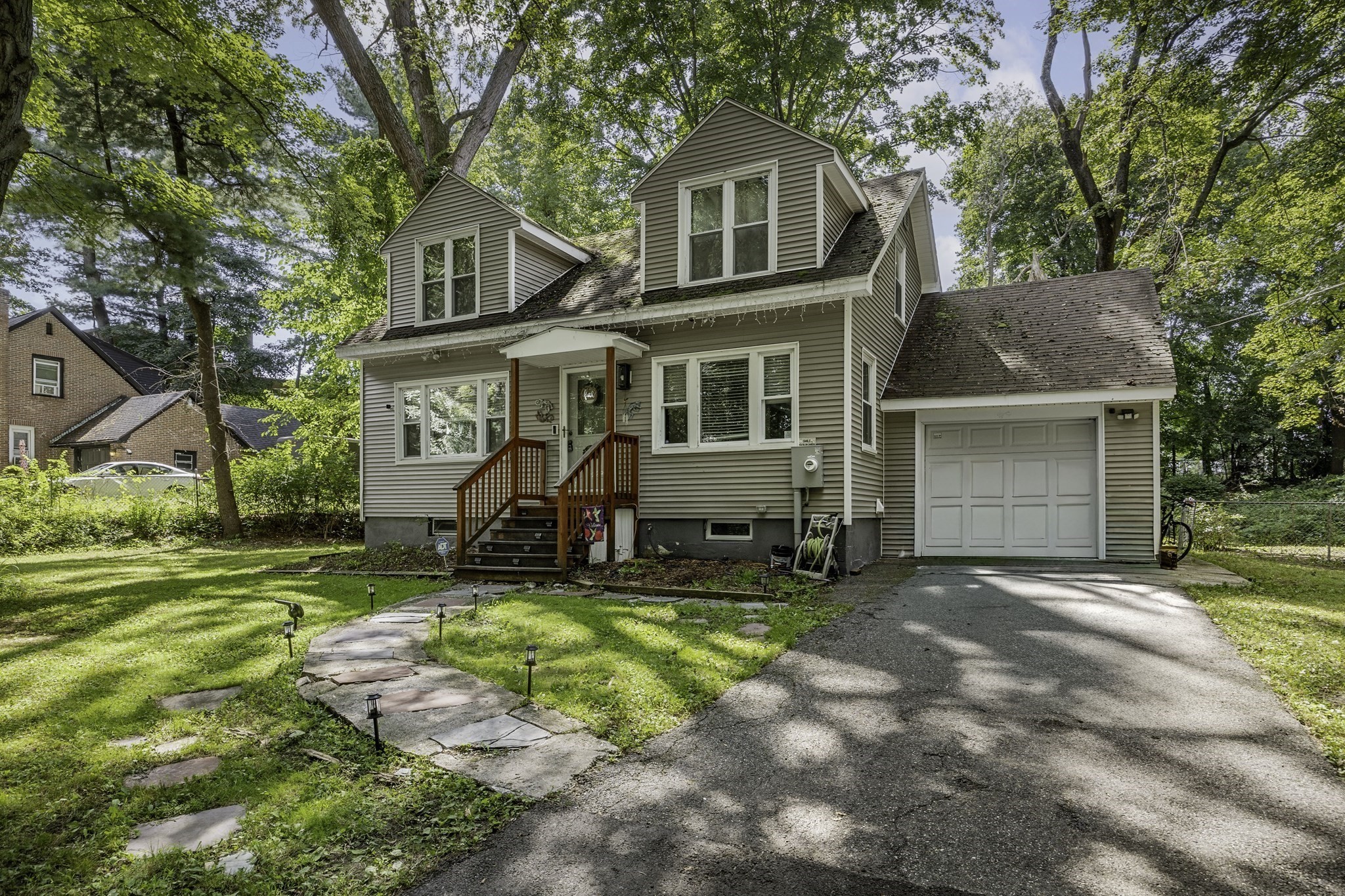 1100 Roosevelt Ave, Springfield, MA 01109