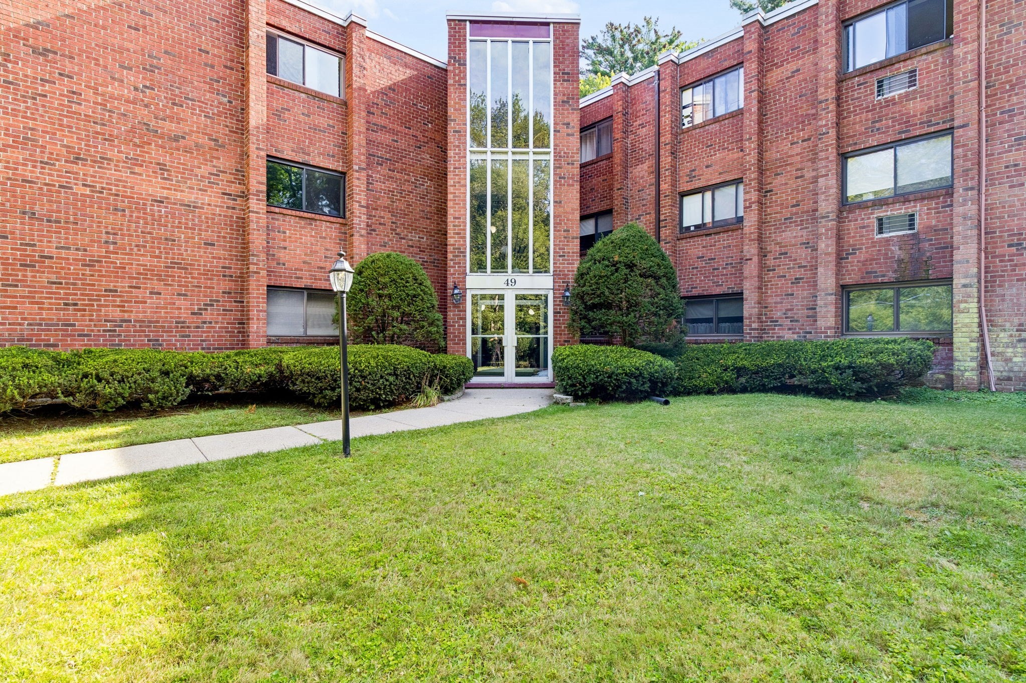 49 Windsor Dr Unit 301, Holliston, MA 01746