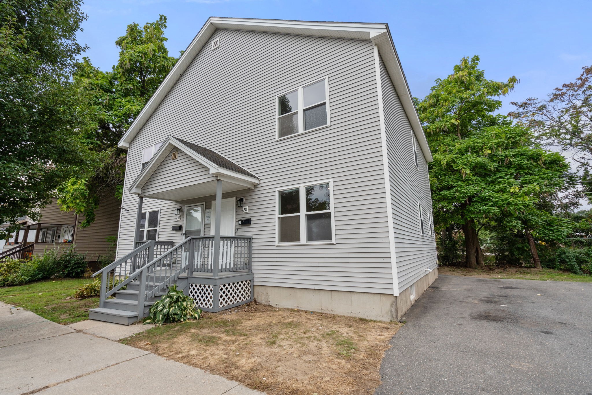 28 Dawes St, Springfield, MA 01109