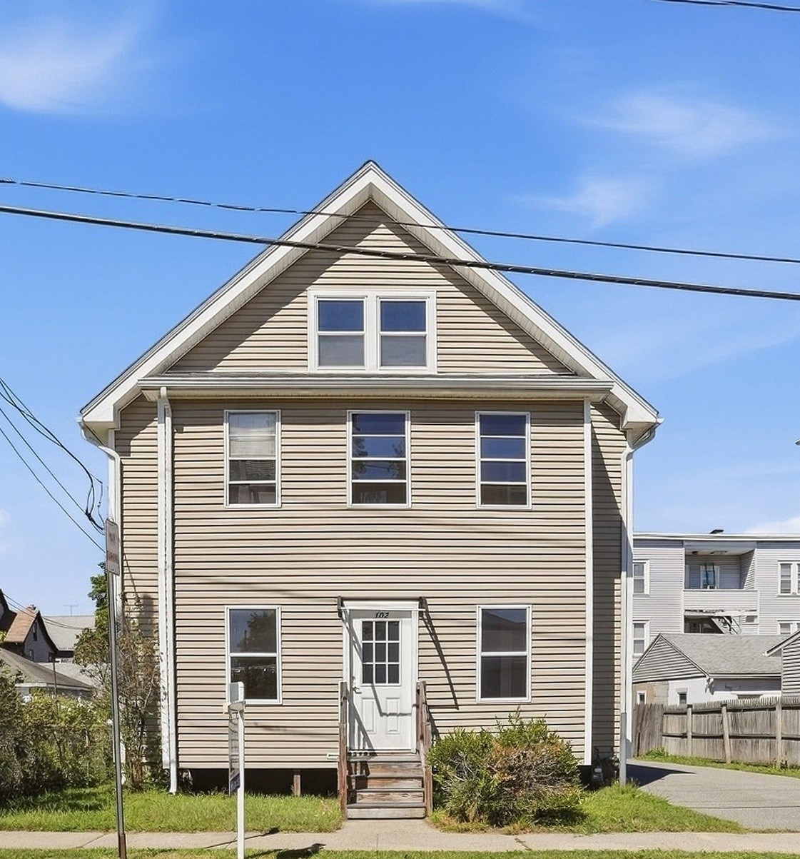 102 Lemuel Ave, Chicopee, MA 01013