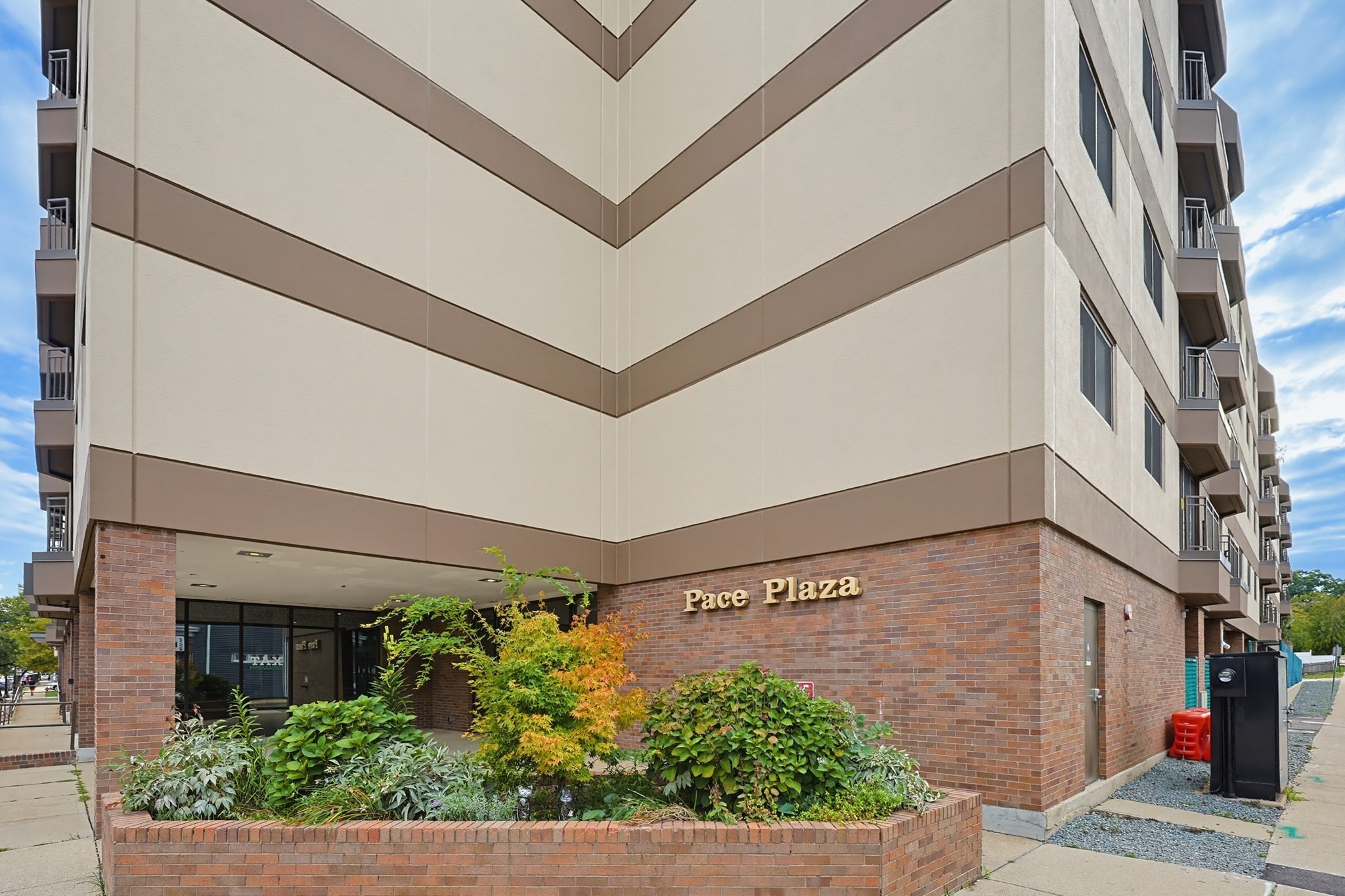 68 N Washington St Unit 504, North Attleboro, MA 02760