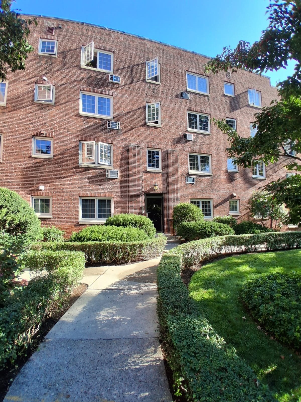 30 Saint Paul St Unit 5, Brookline, MA 02446