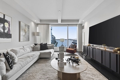 150 Seaport Blvd
