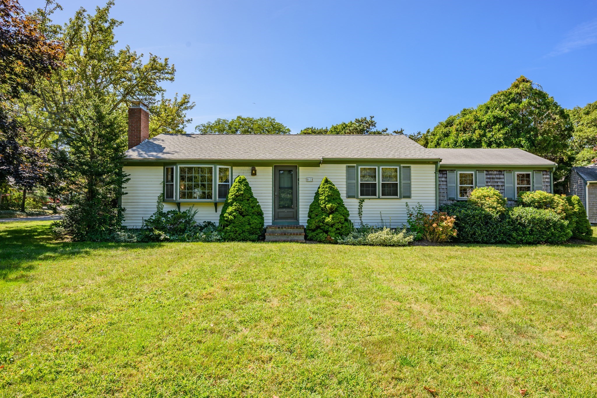 61 Laurel Rd, Barnstable, MA 02632