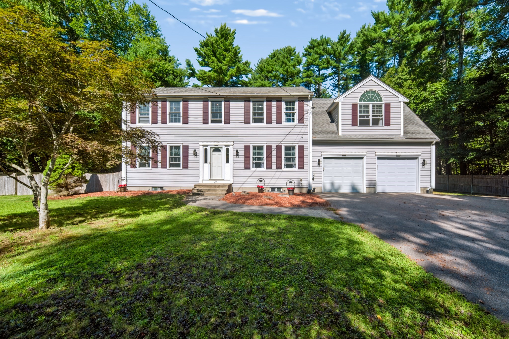 24 Evergreen Rd, Lakeville, MA 02347