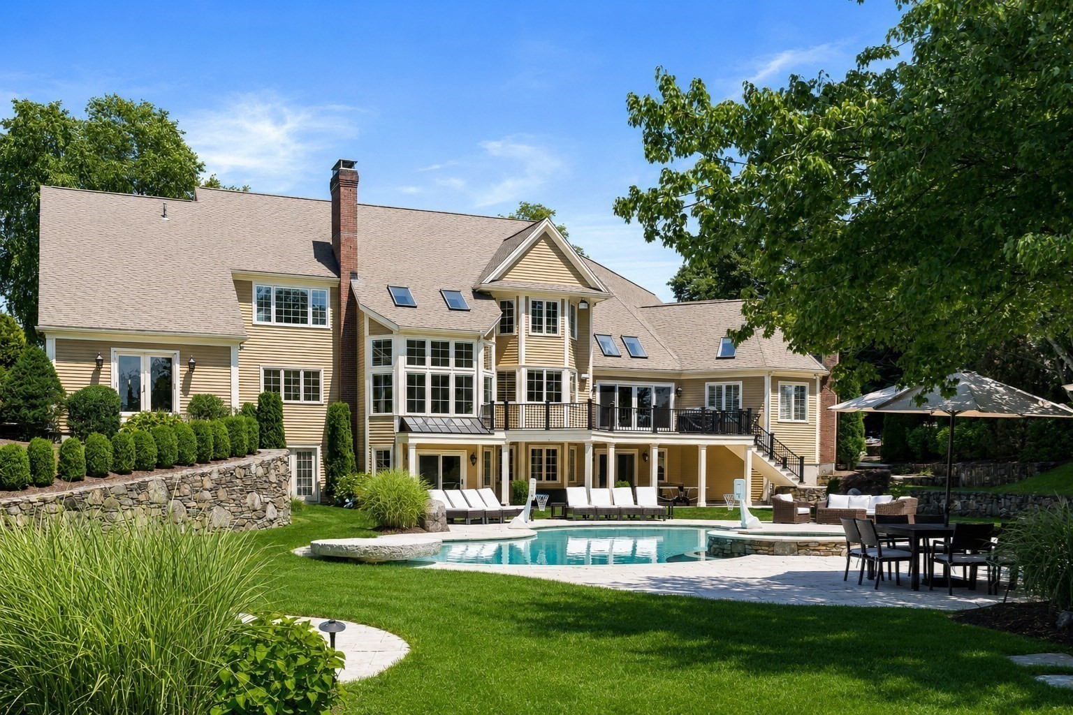 7 Pegan Ln, Natick, MA 01760