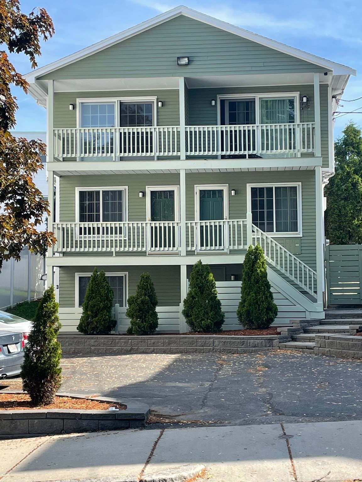 18 Suffolk St, Chelsea, MA 02150