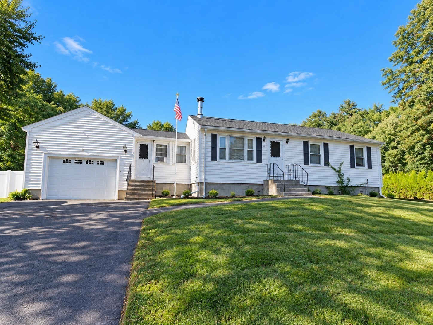 11 University Lane, Methuen, MA 01844