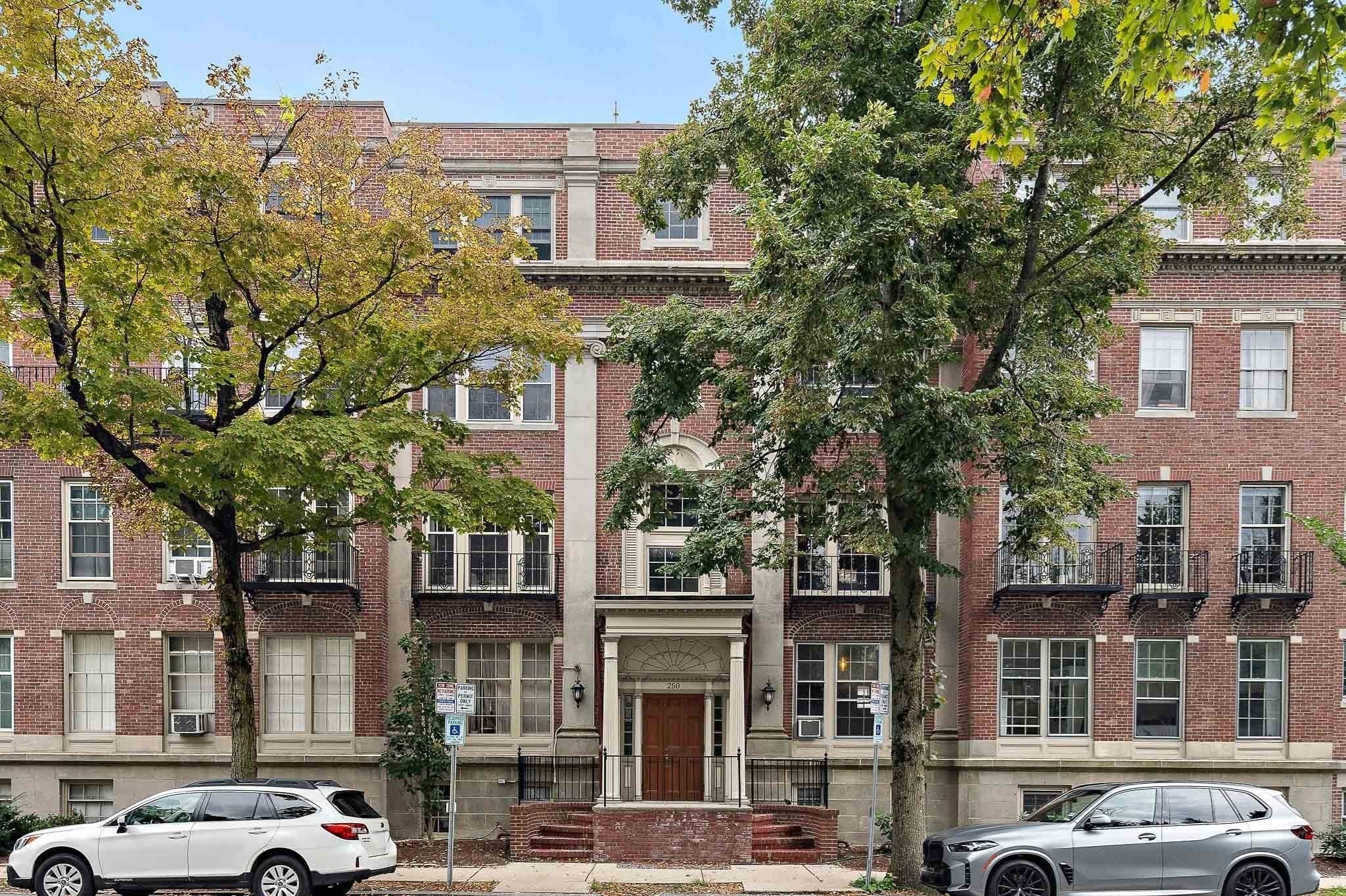 250 Brattle Street Unit 22, Cambridge, MA 02138