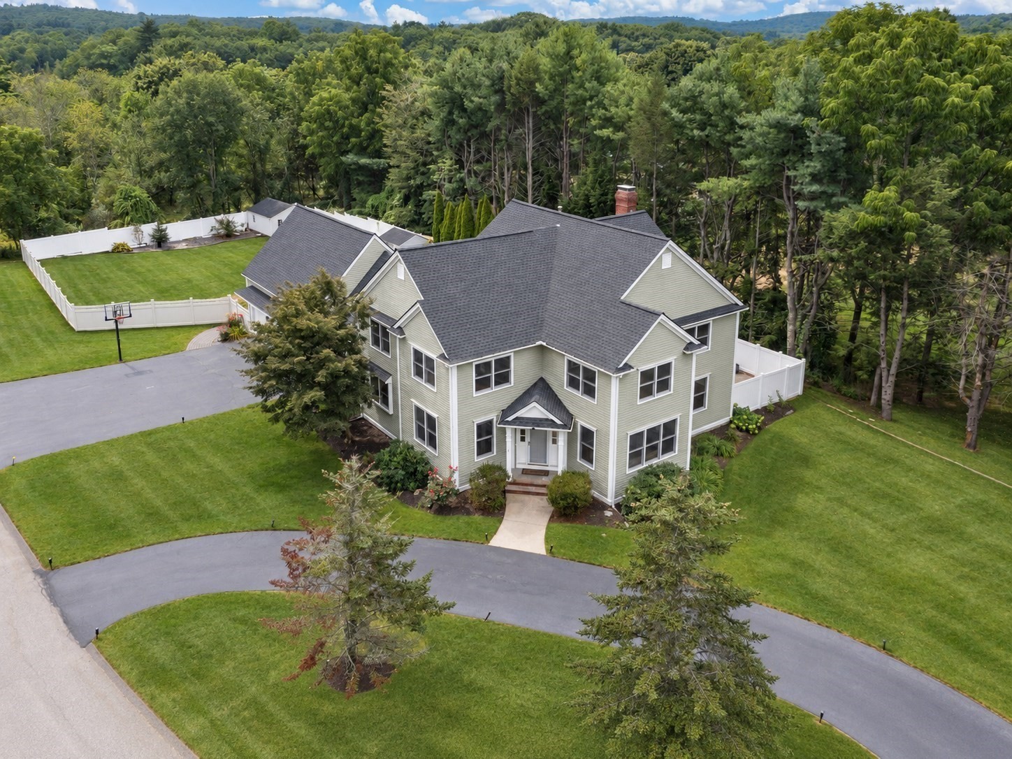 2 Wild Meadow Ln, Natick, MA 01760