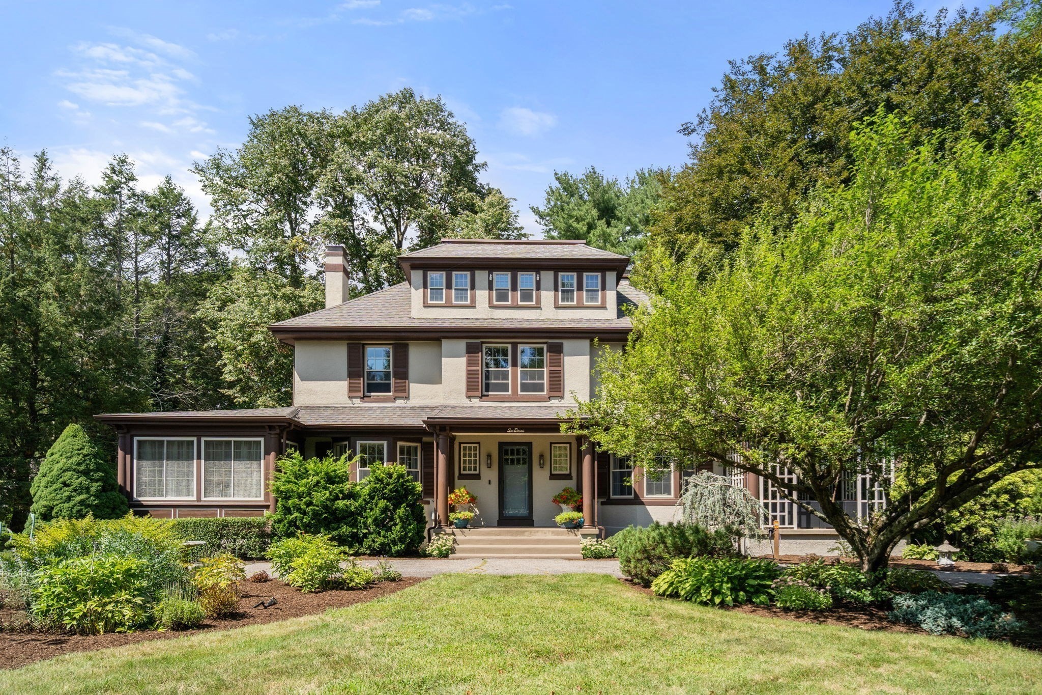 611 East Street, Walpole, MA 02081