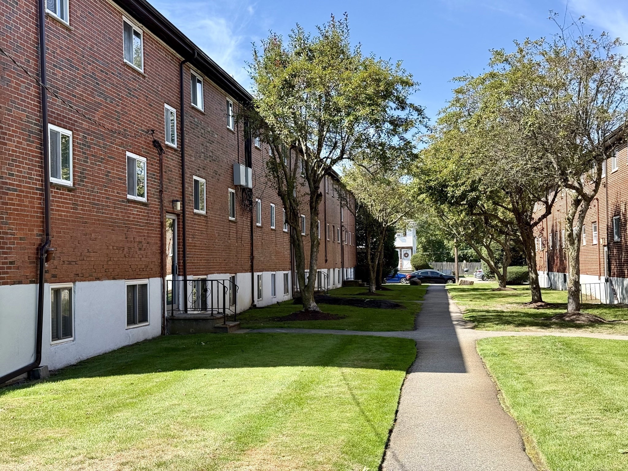 40 Bryon St Unit 4, West Roxbury, Boston, MA 02467