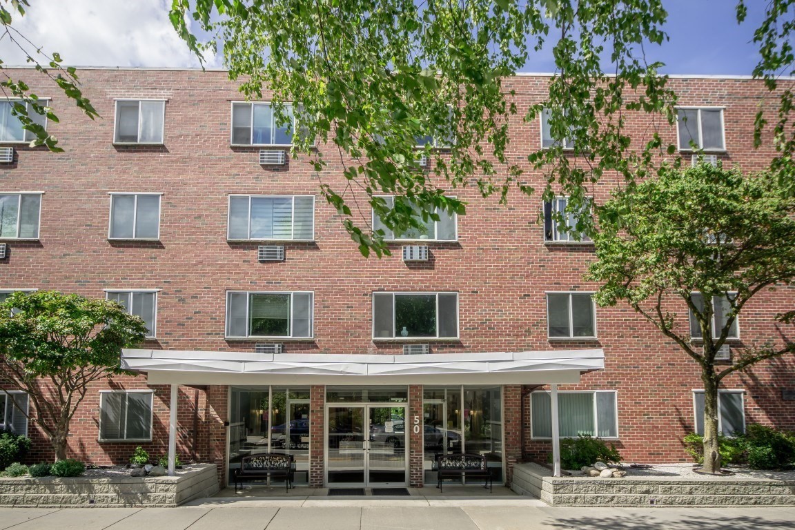 50 Green St Unit 207, Brookline, MA 02446