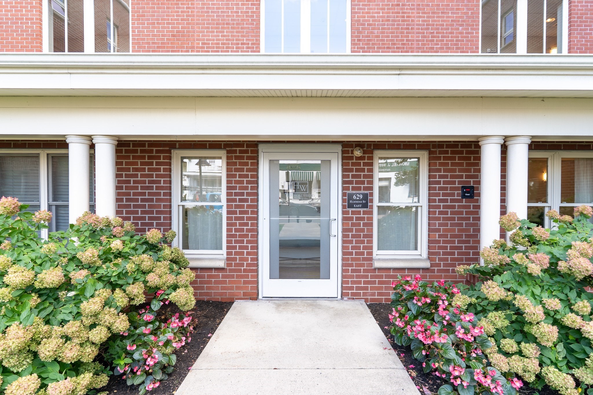 629 Hammond Street Unit E119, Brookline, MA 02467