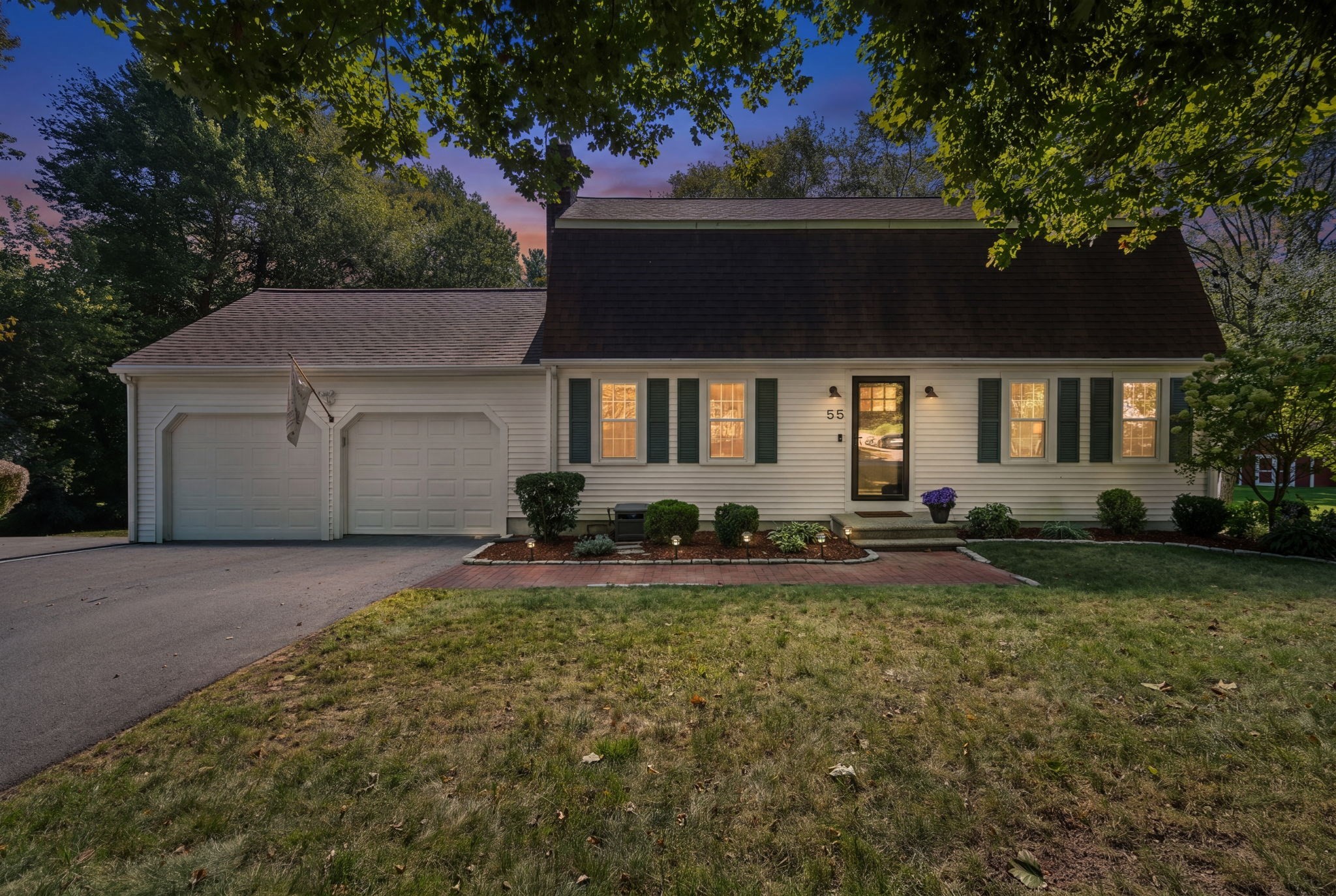 55 Hartford Ave E, Mendon, MA 01756