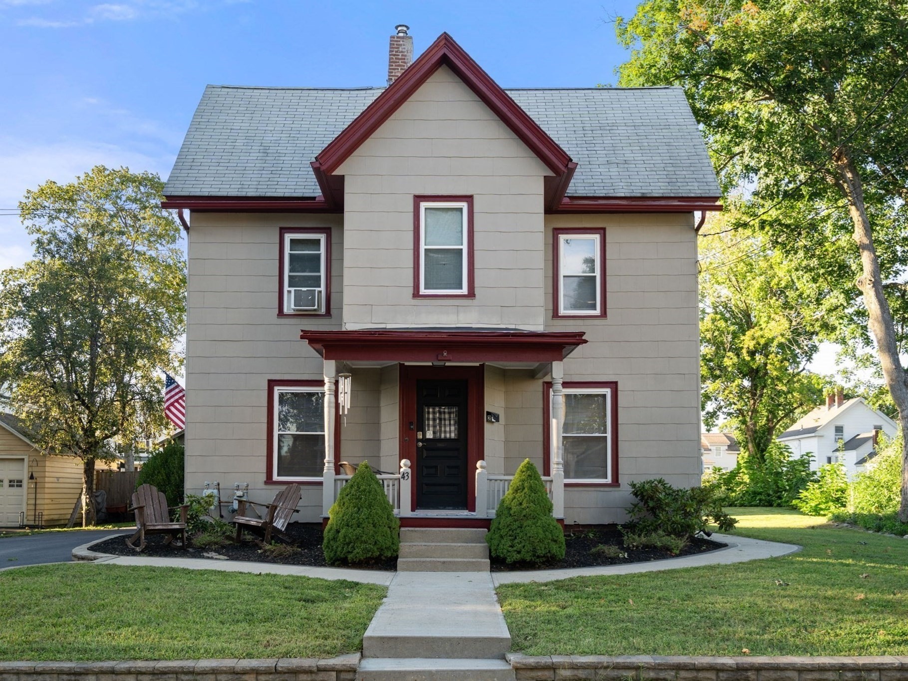 43 Pleasant St, Hudson, MA 01749