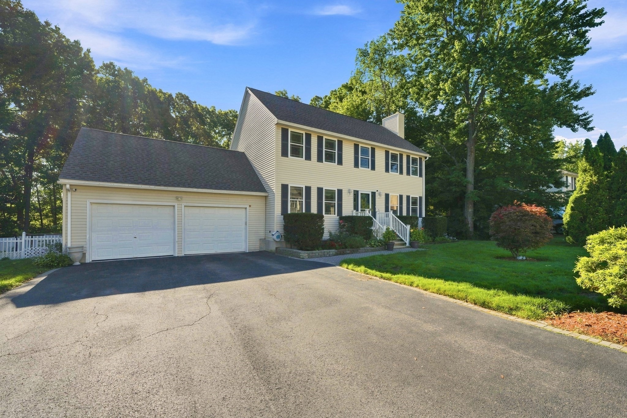 5 Lady Slipper Ln, Methuen, MA 01844