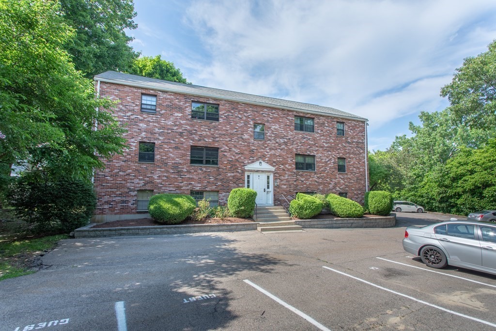 8 Jackson St Unit C1, Quincy, MA 02169
