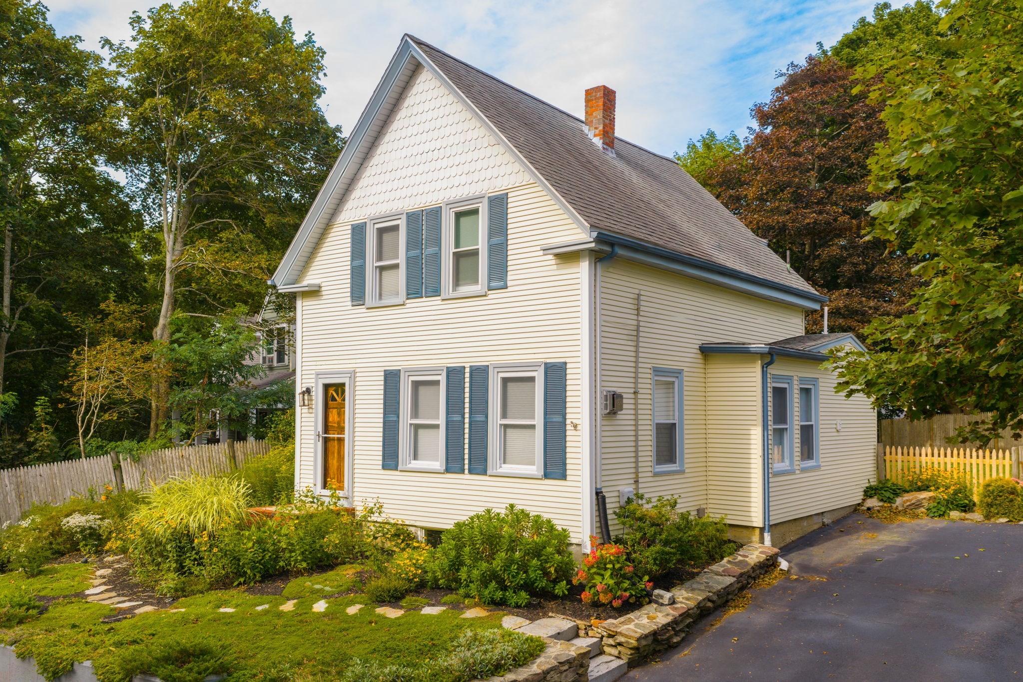 11 Wood Street, Plymouth, MA 02360