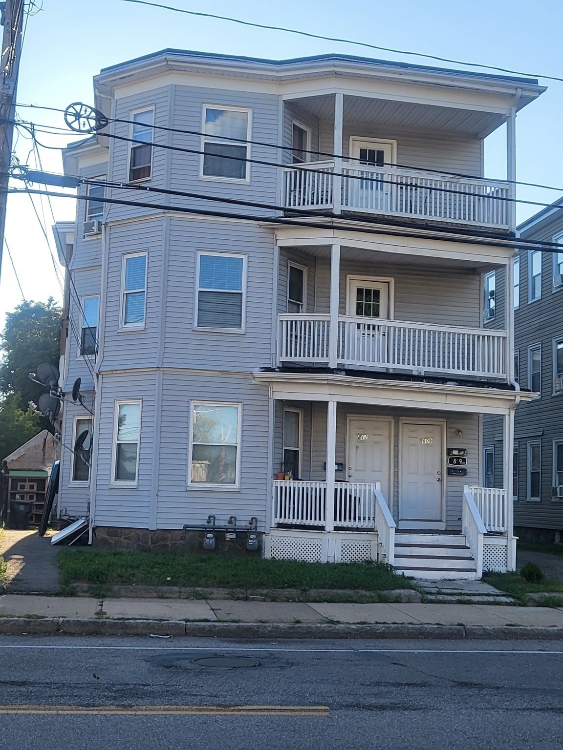809 Warren Ave, Brockton, MA 02301