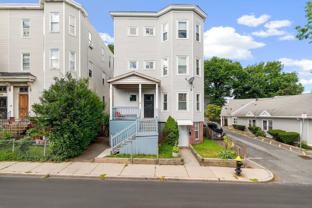 42 Moseley St, Dorchester, Boston, MA 02125