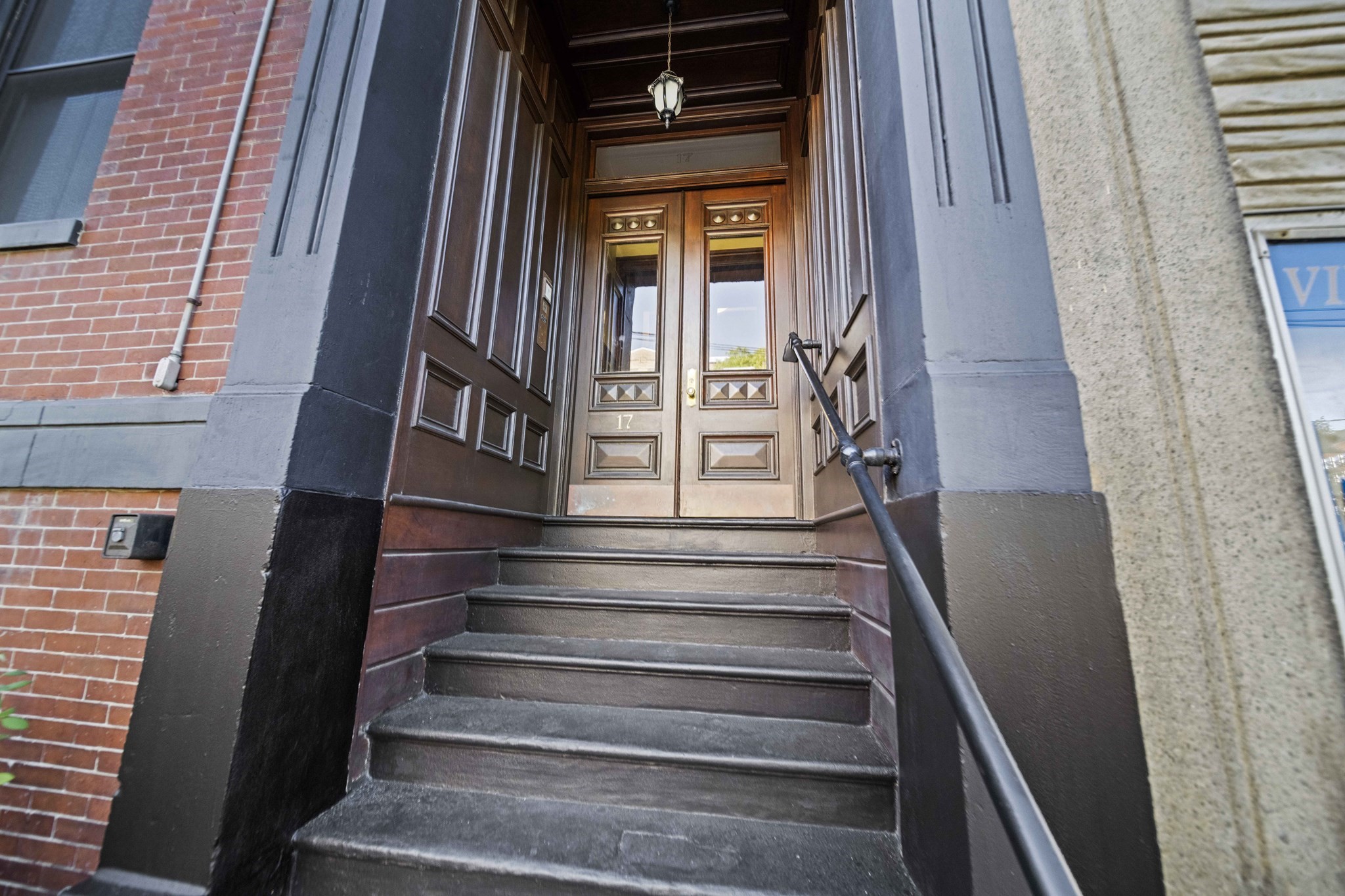 17 High Street Unit 2, Brookline, MA 02445