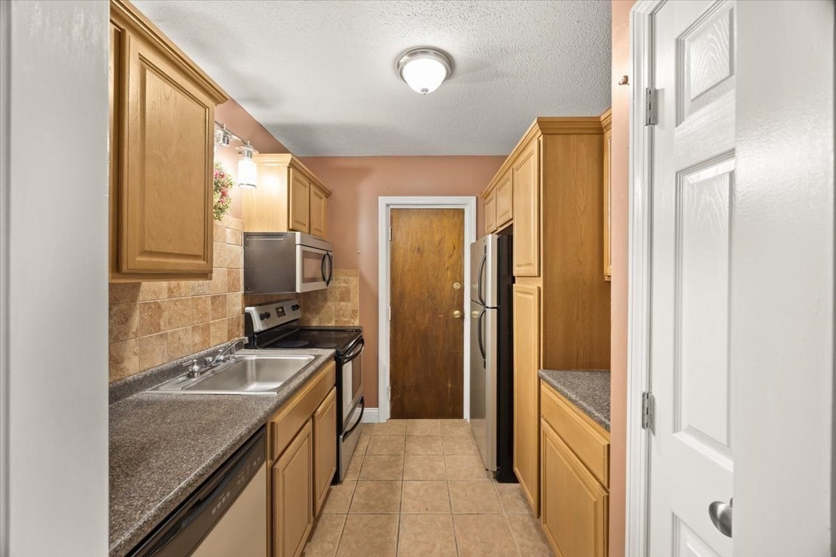 97 Colonel Bell Dr Unit 1, Brockton, MA 02301 - Image 12