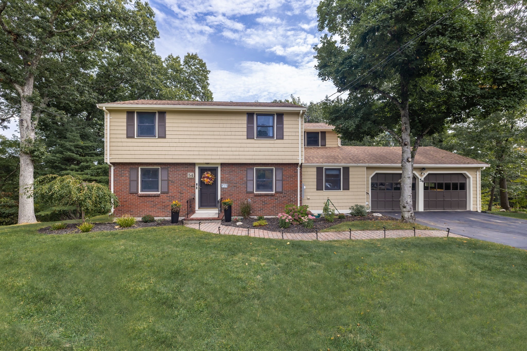 54 Checkerberry Ln, Framingham, MA 01702
