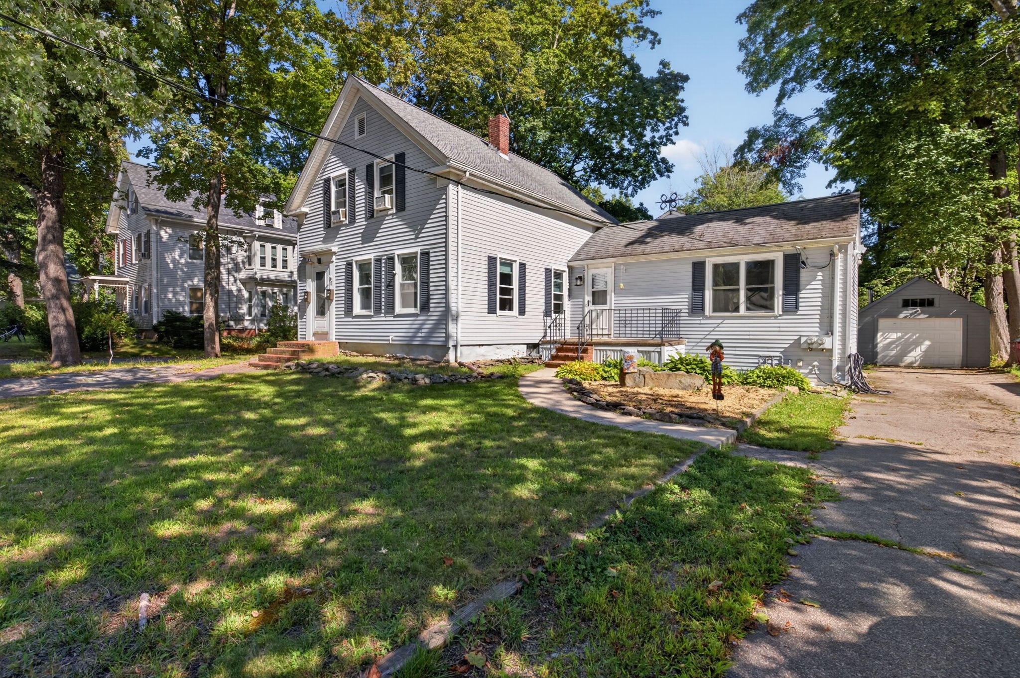 17 Pearl St, Middleboro, MA 02346