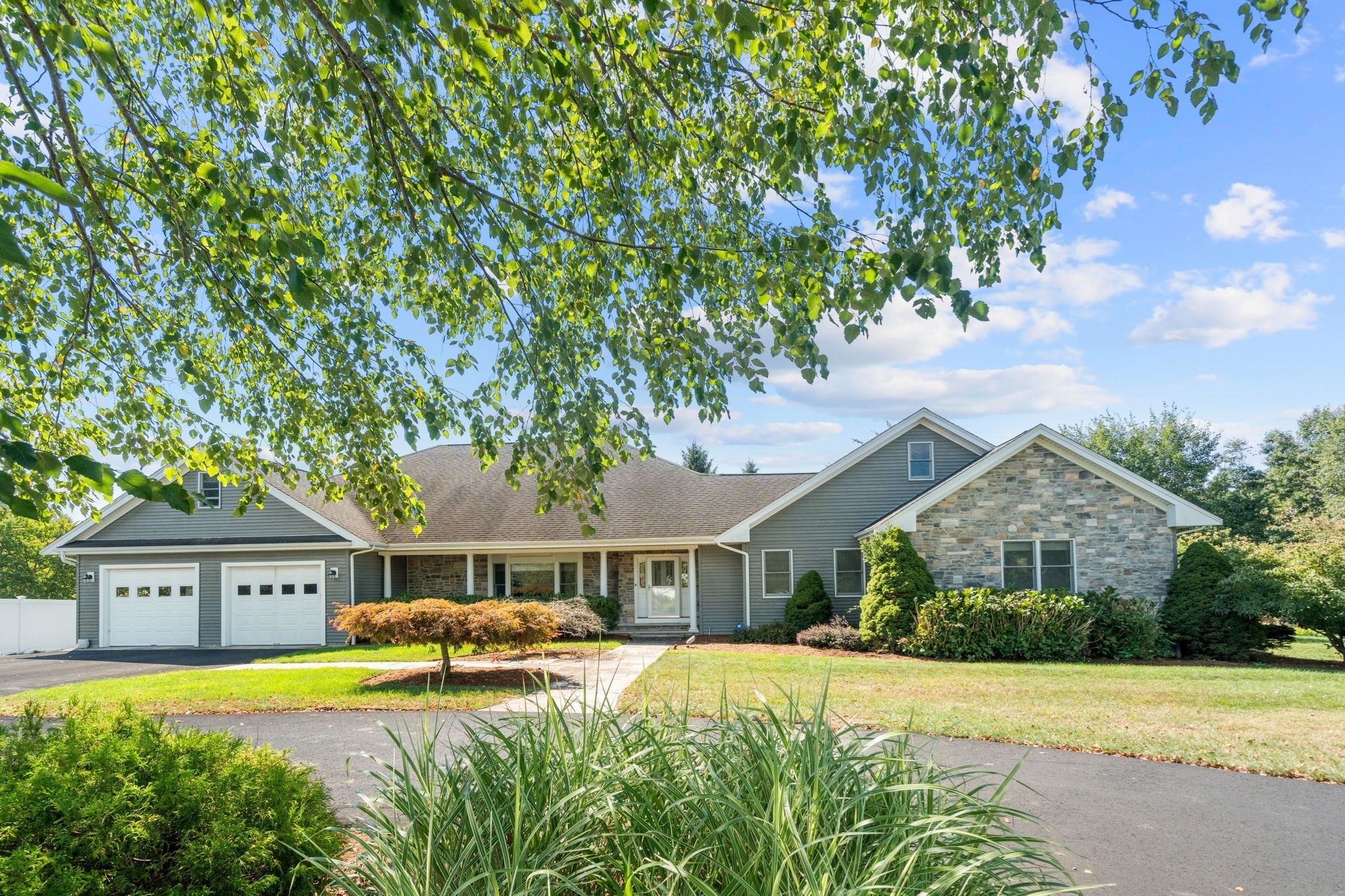 16 Sandy Pond Ln, Easton, MA 02356