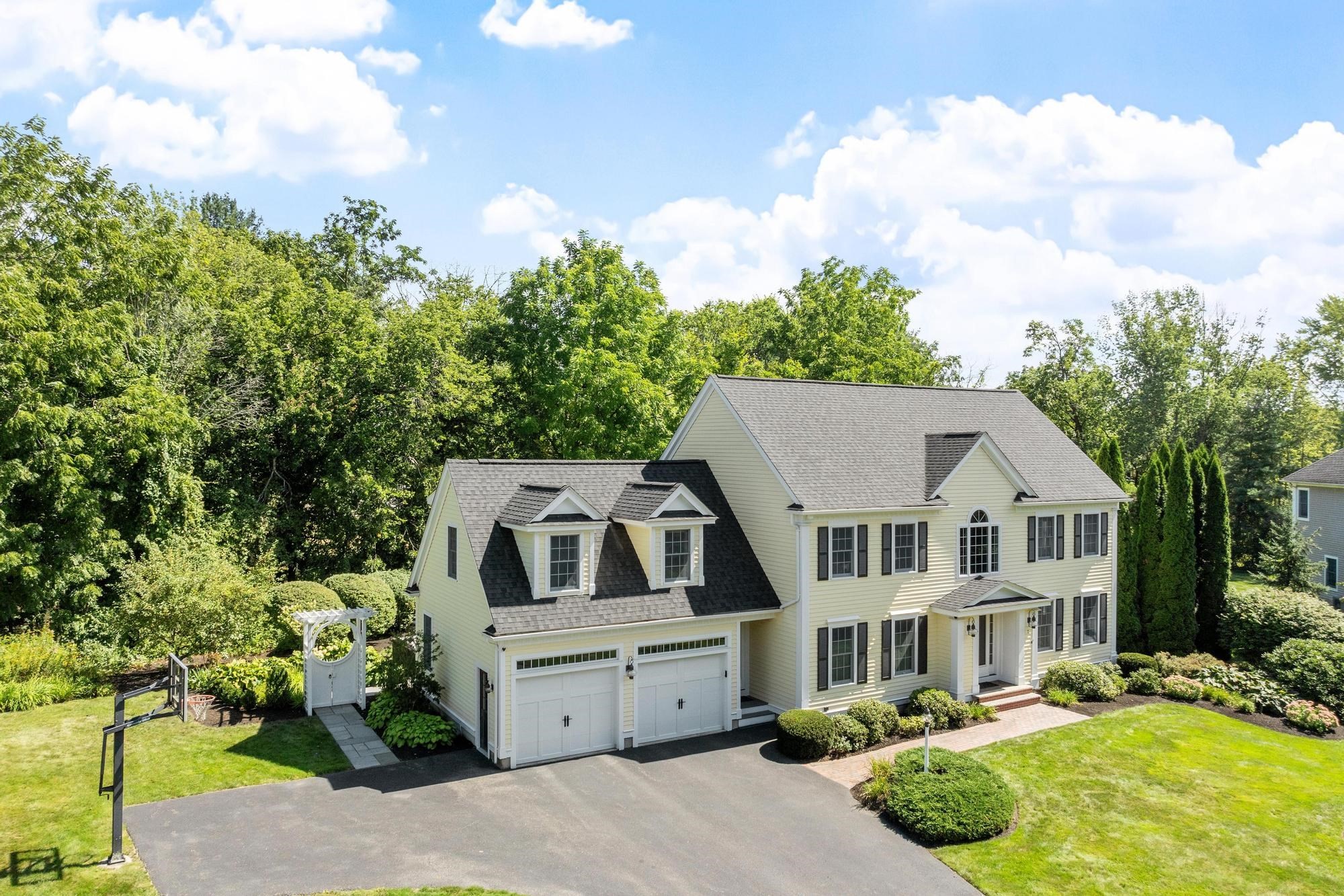 7 Sweeney Ridge Rd, Bedford, MA 01730