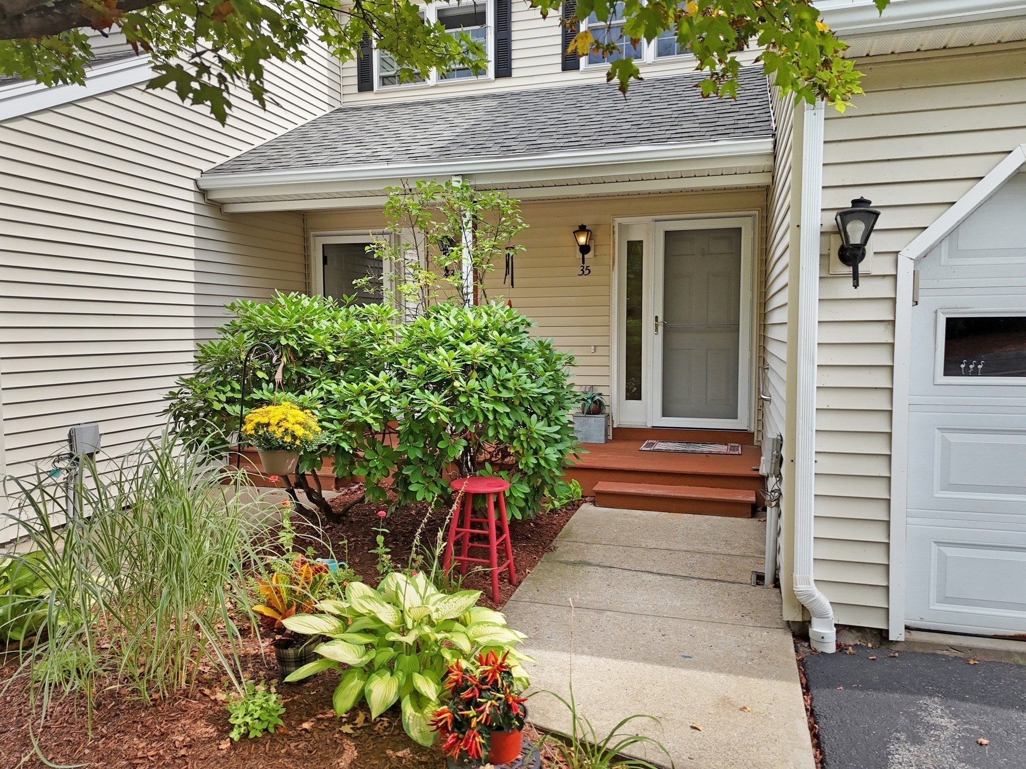 35 Belgian Ln Unit 35, Leominster, MA 01453