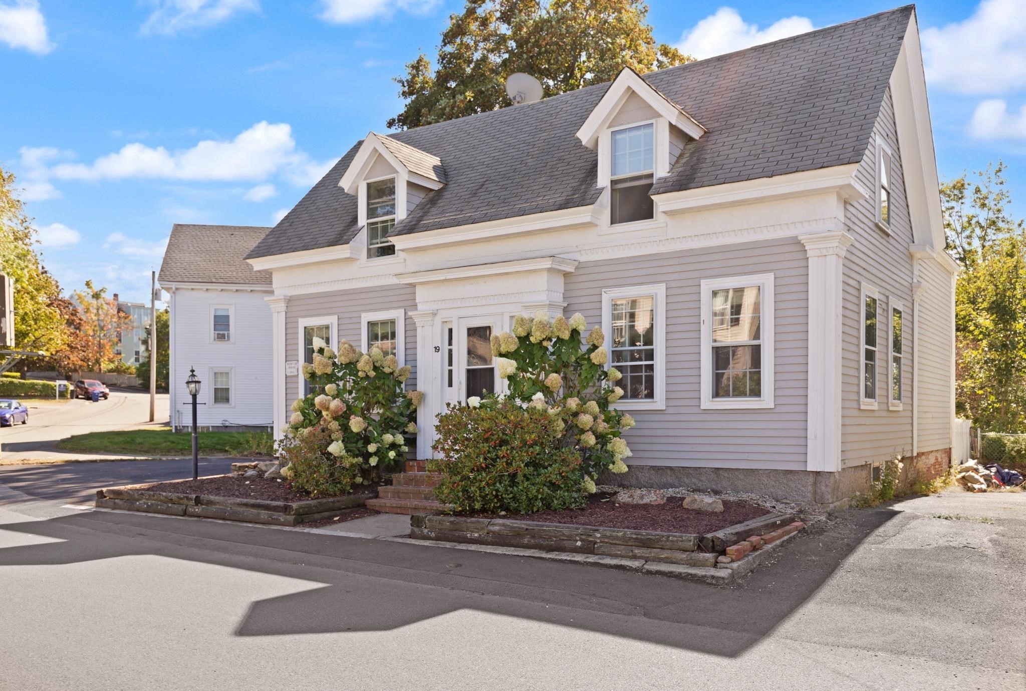 19 Highland St, Gloucester, MA 01930