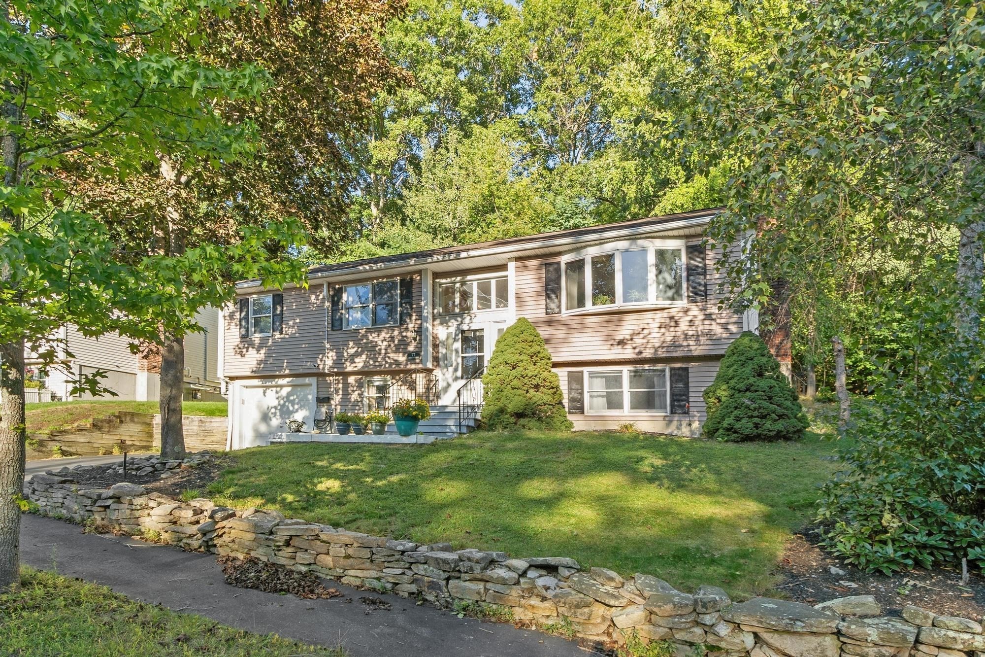 77 Darnell Road, Worcester, MA 01606