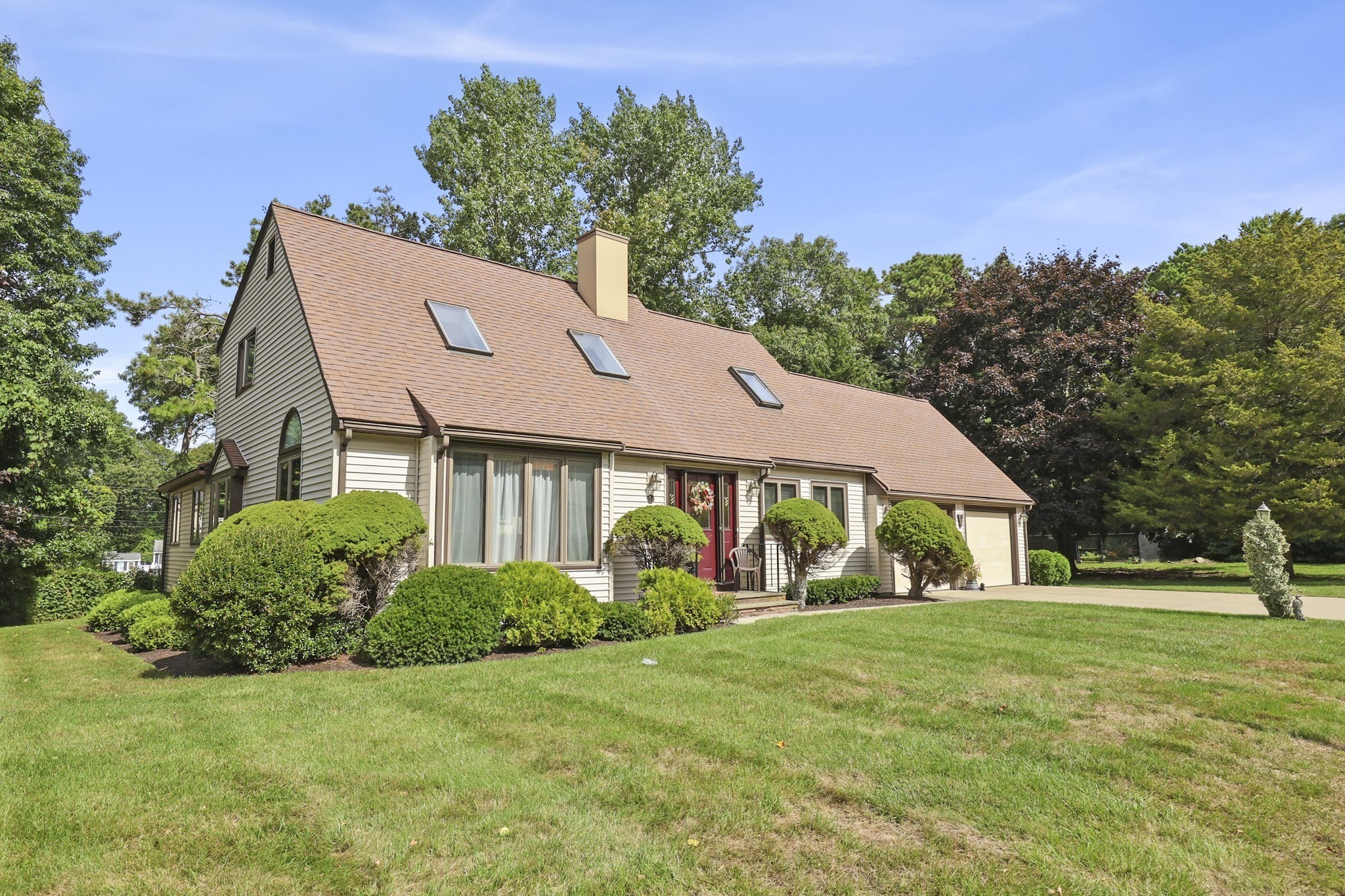 60 Lakewood Drive, Plymouth, MA 02360