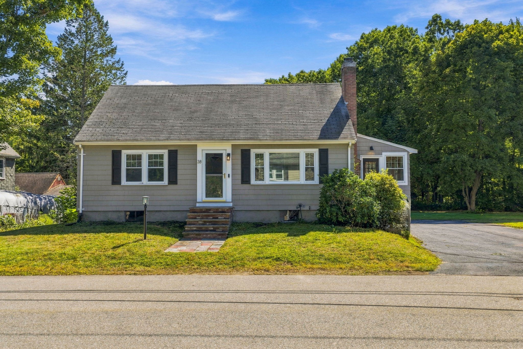 38 Park Ave, Reading, MA 01867