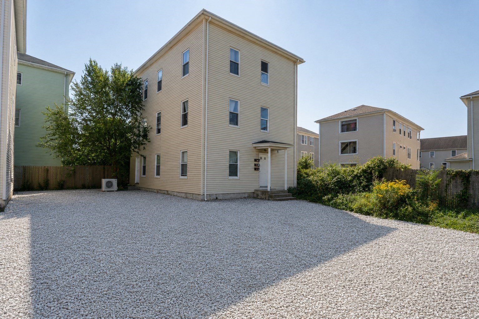 49 Ellsworth St, Worcester, MA 01610
