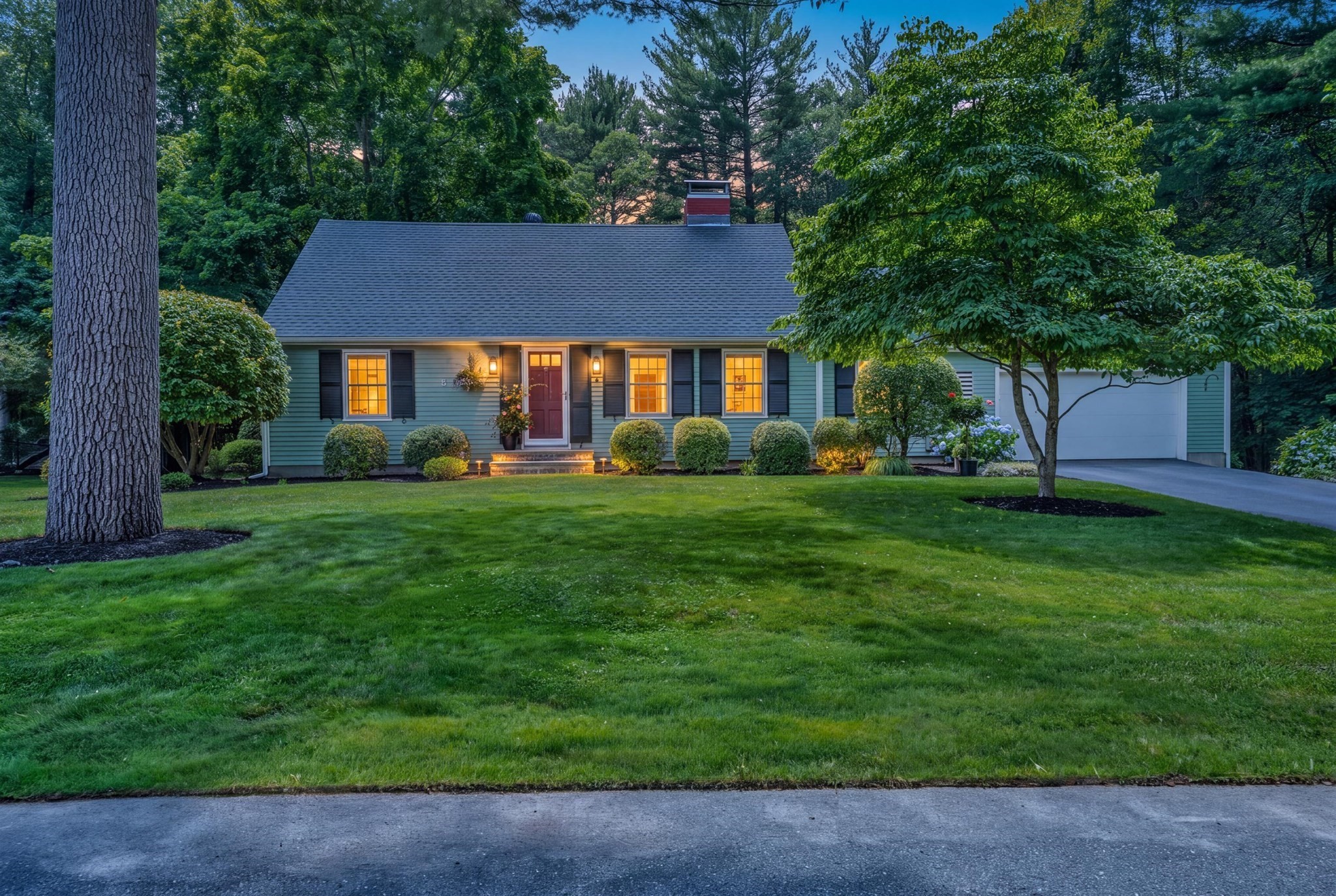 6 W Parish Dr, Andover, MA 01810