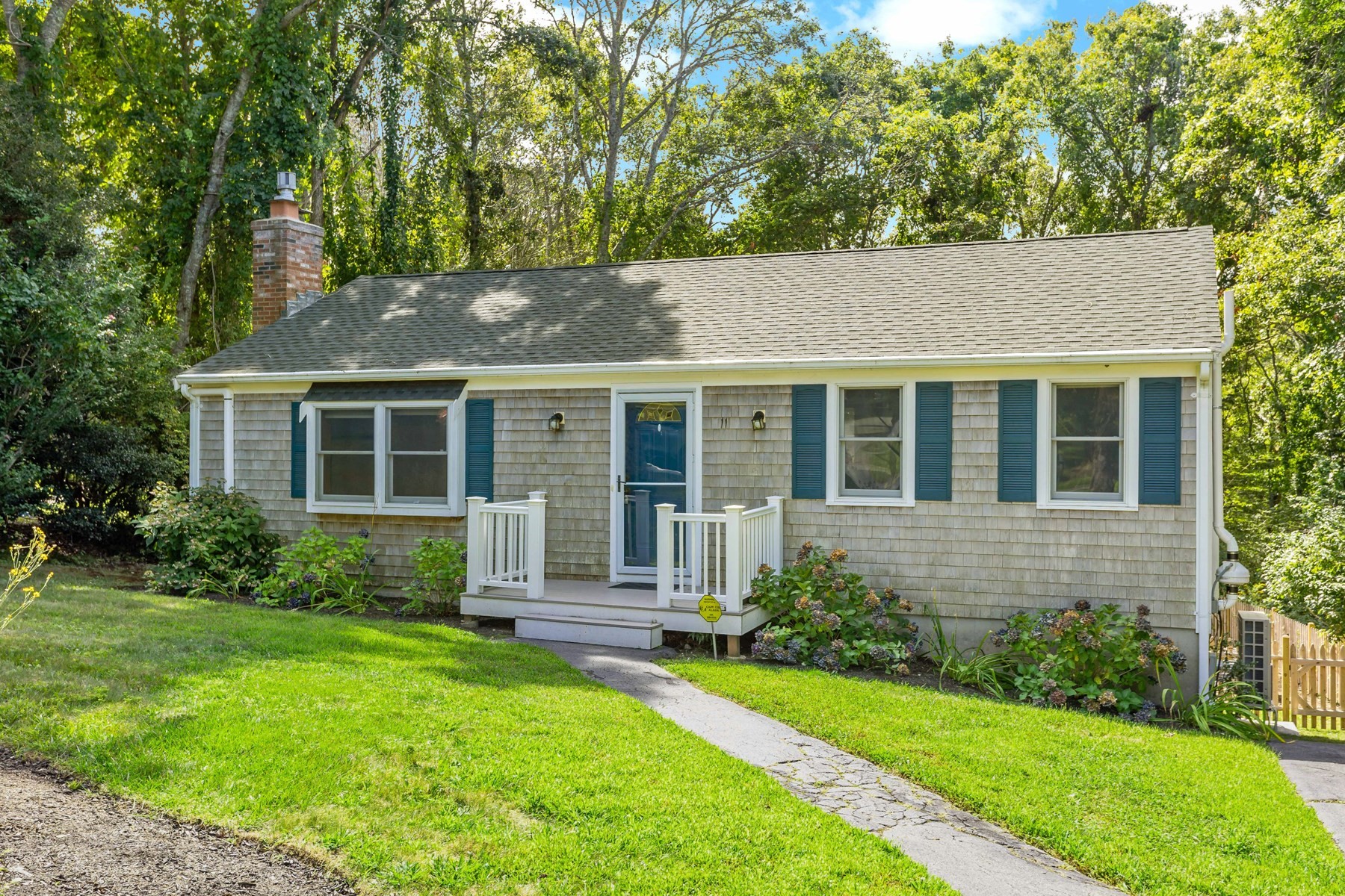 11 Warwick Way, Mashpee, MA 02649