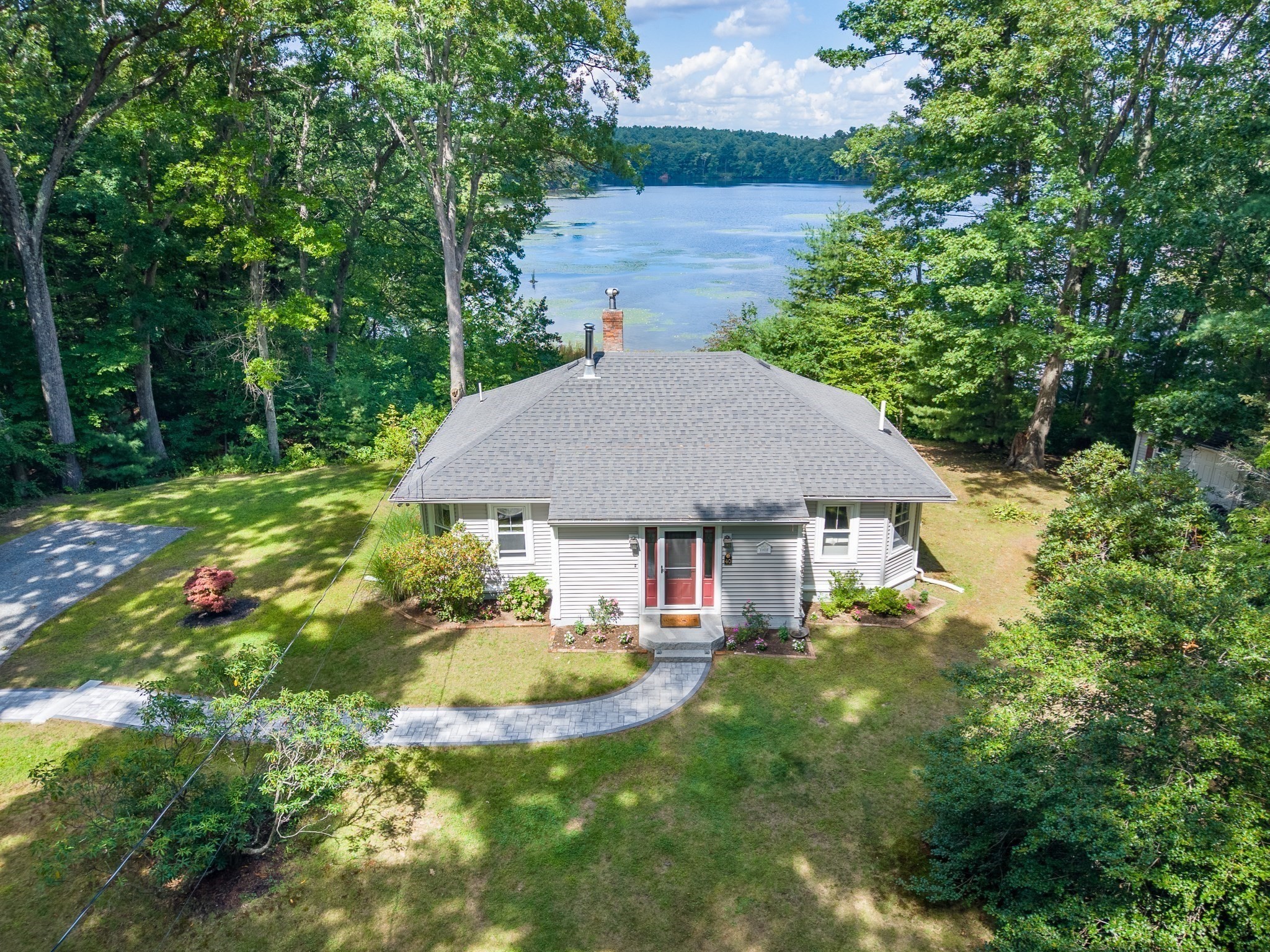 40 Chestnut St, Foxboro, MA 02035
