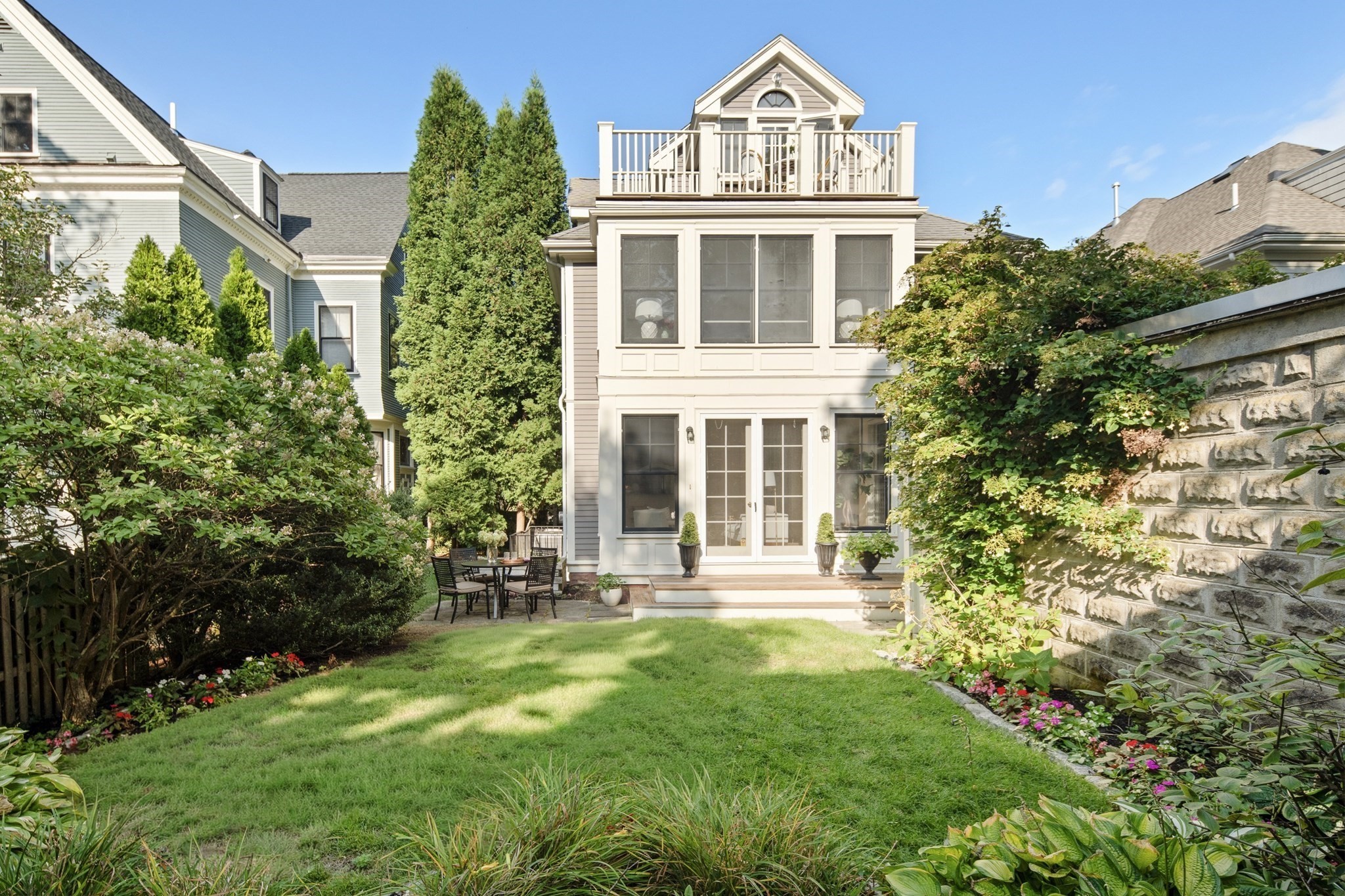 25 Gray Street Unit 27, Cambridge, MA 02138