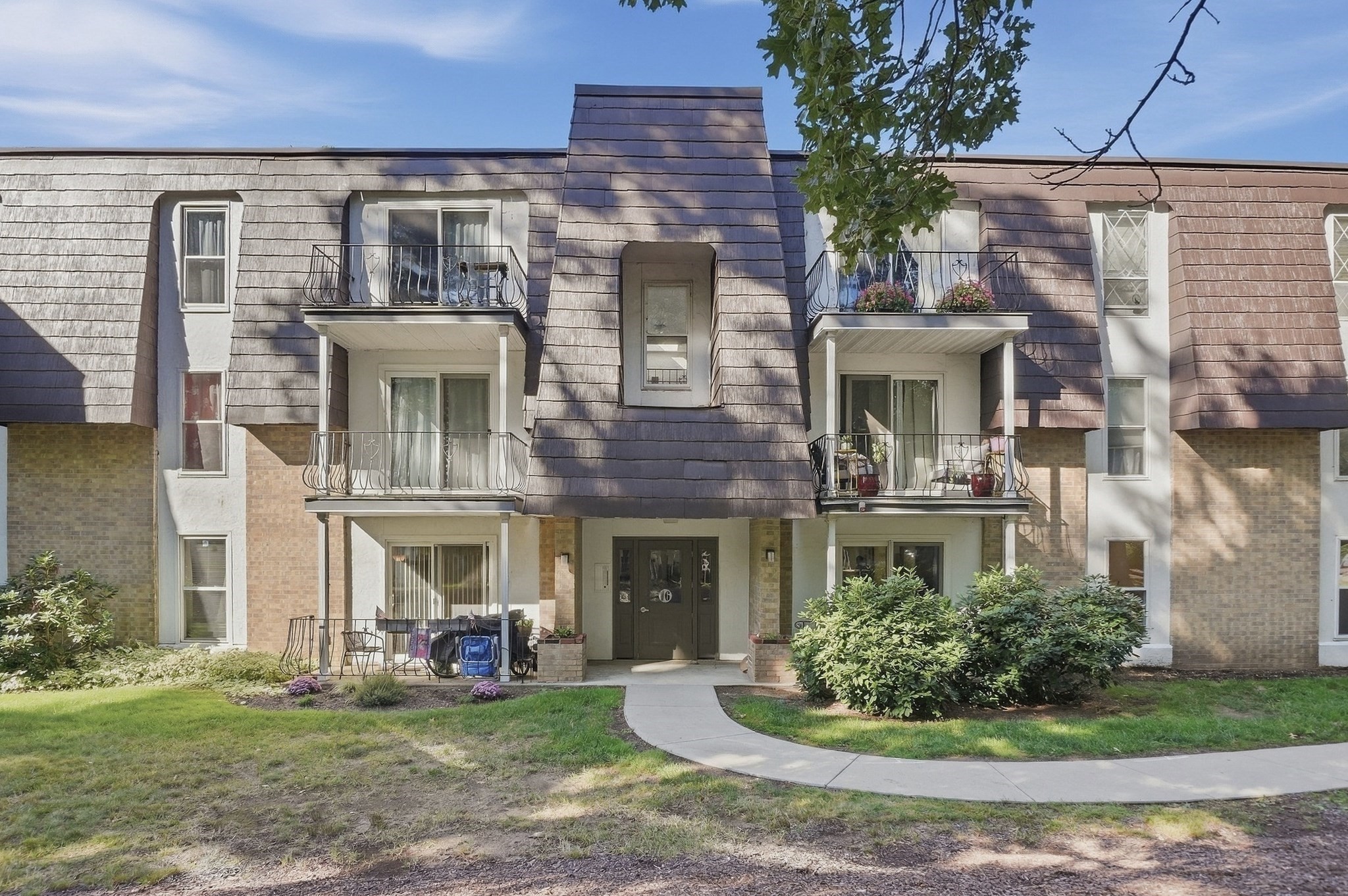 16 Shadowbrook Ln Unit 35, Milford, MA 01757