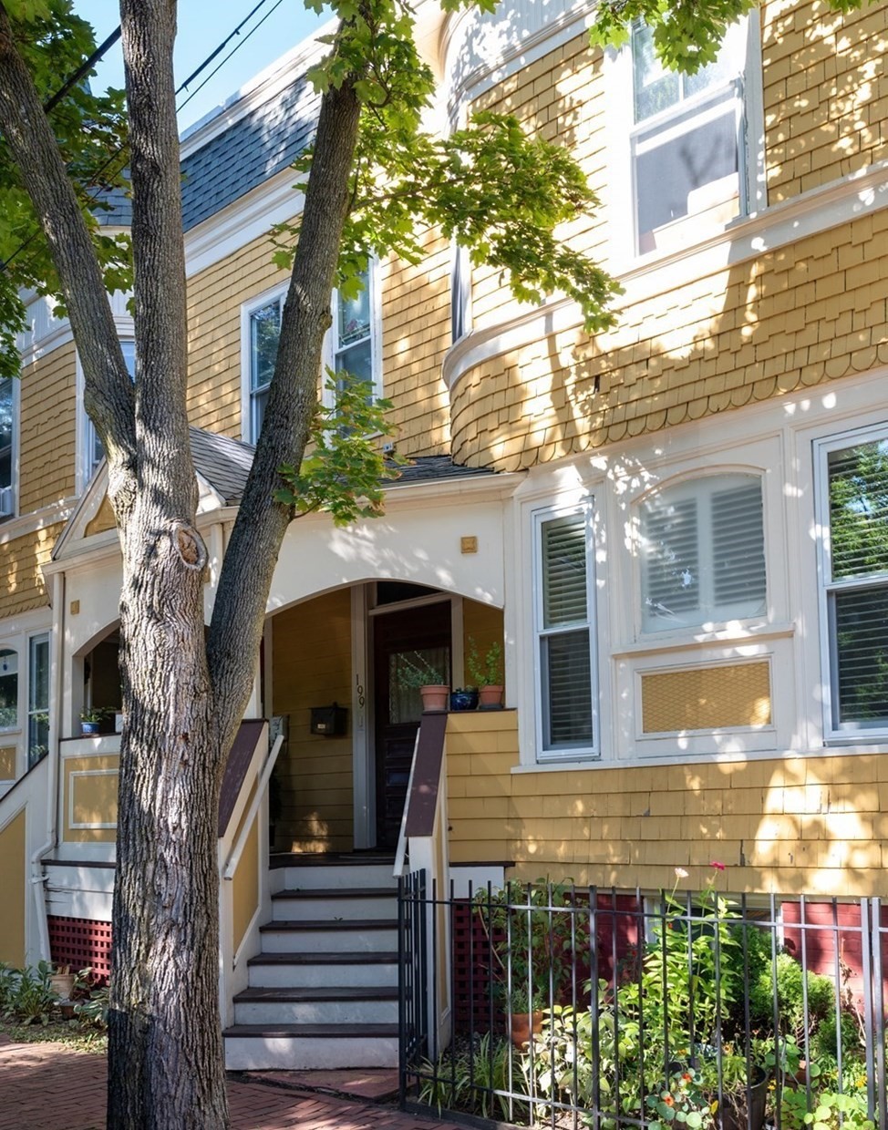199 Hamilton Street Unit 2, Cambridge, MA 02139