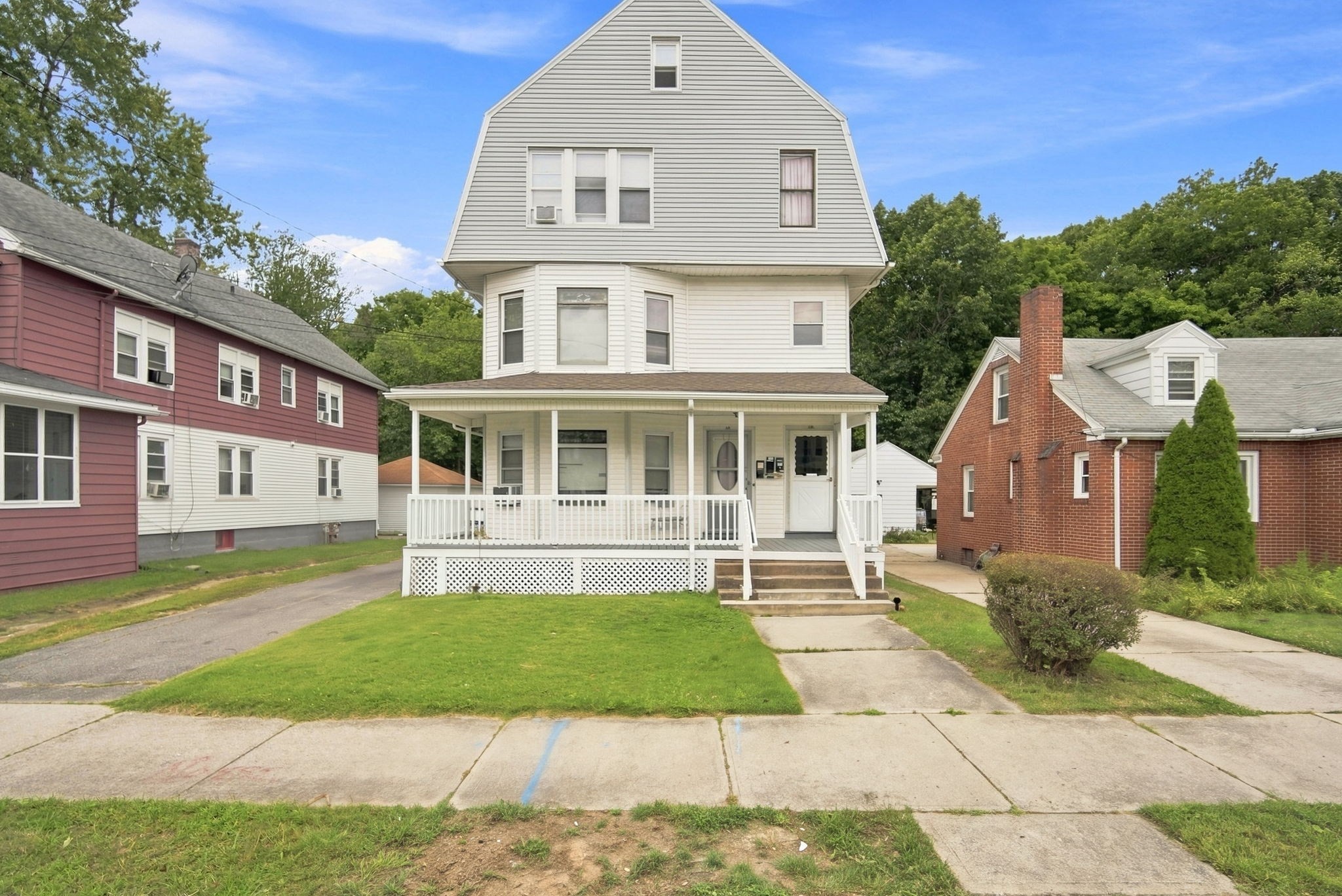 44 Langdon St, Springfield, MA 01104