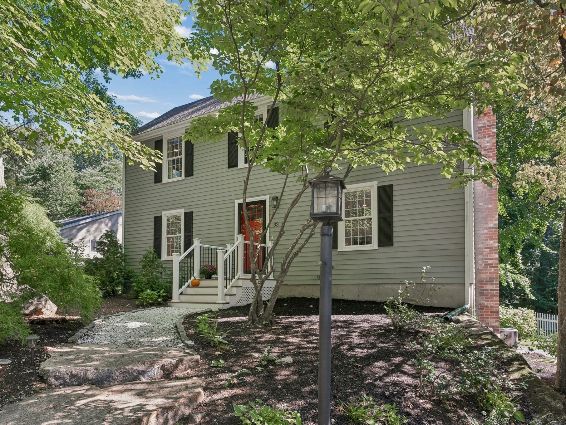 33 Bay Colony Drive, Ashland, MA 01721