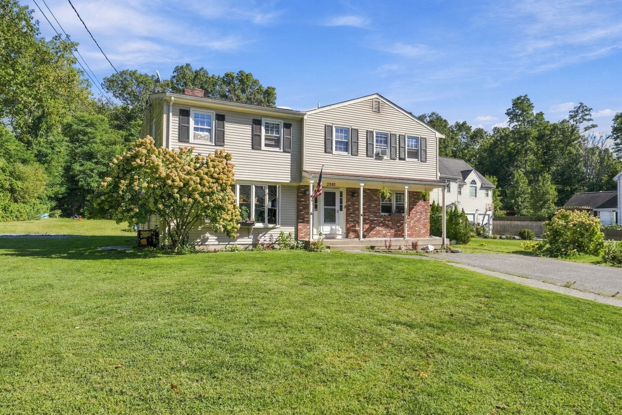 3320 County St, Somerset, MA 02726