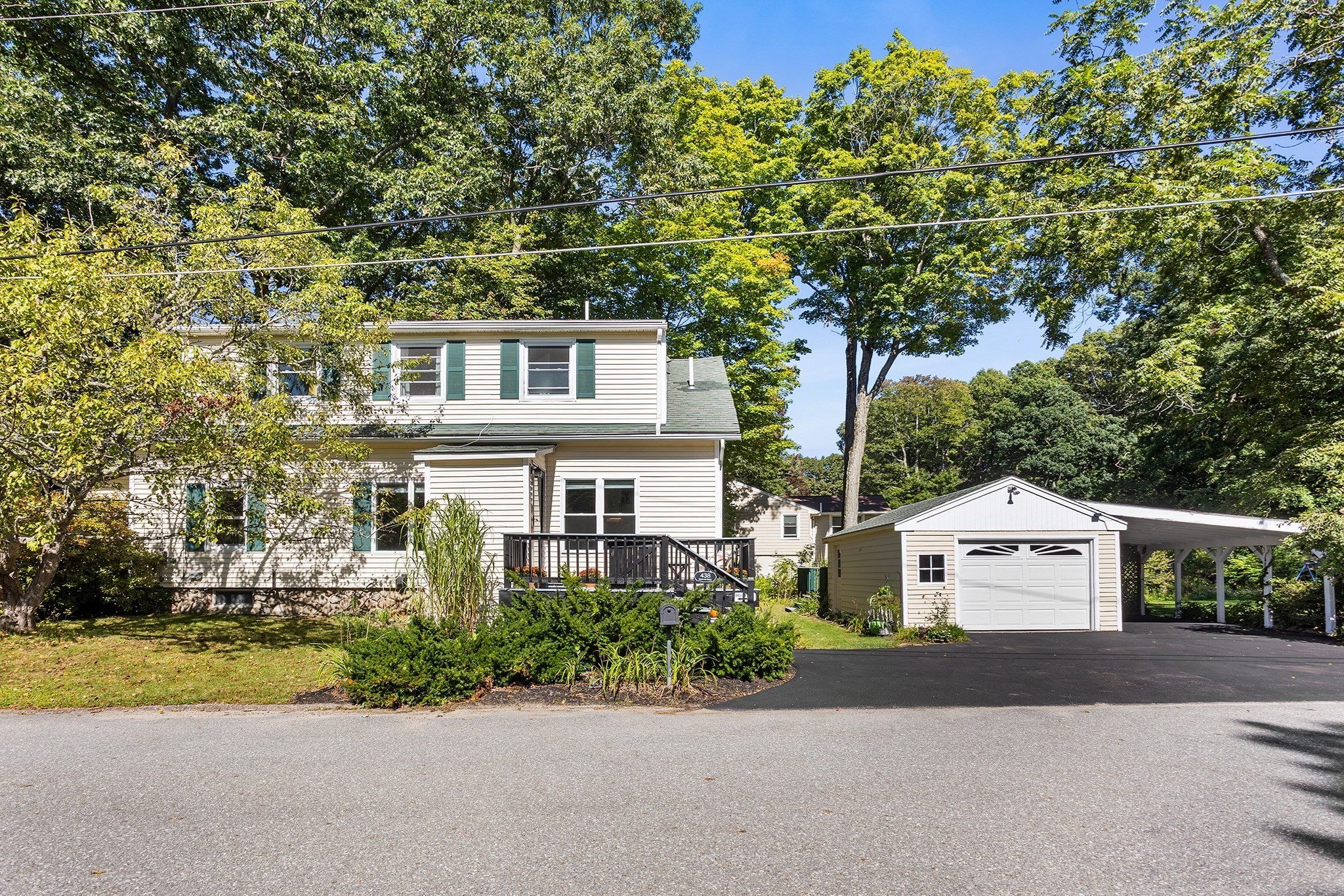 438 Reservoir St, Holden, MA 01520