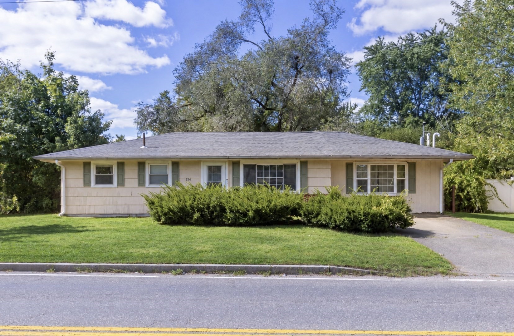 156 Boundary St, Brockton, MA 02302