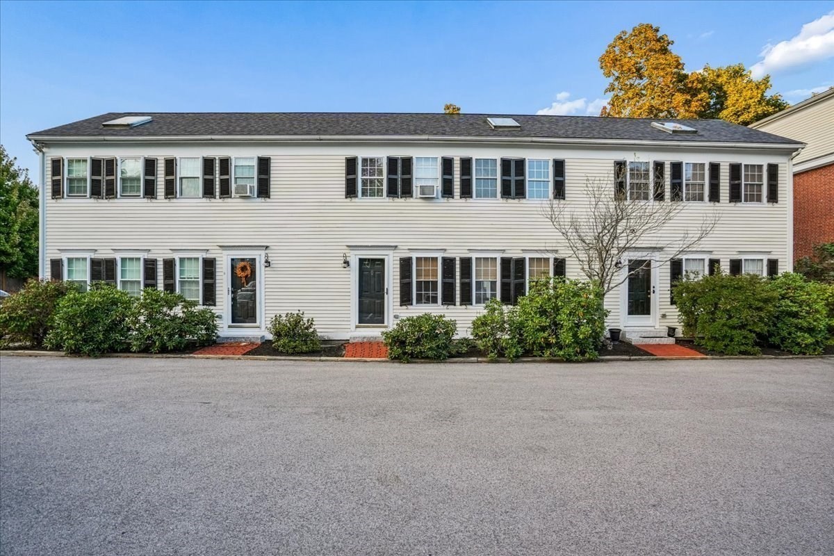 100 State St Unit 8, Newburyport, MA 01950